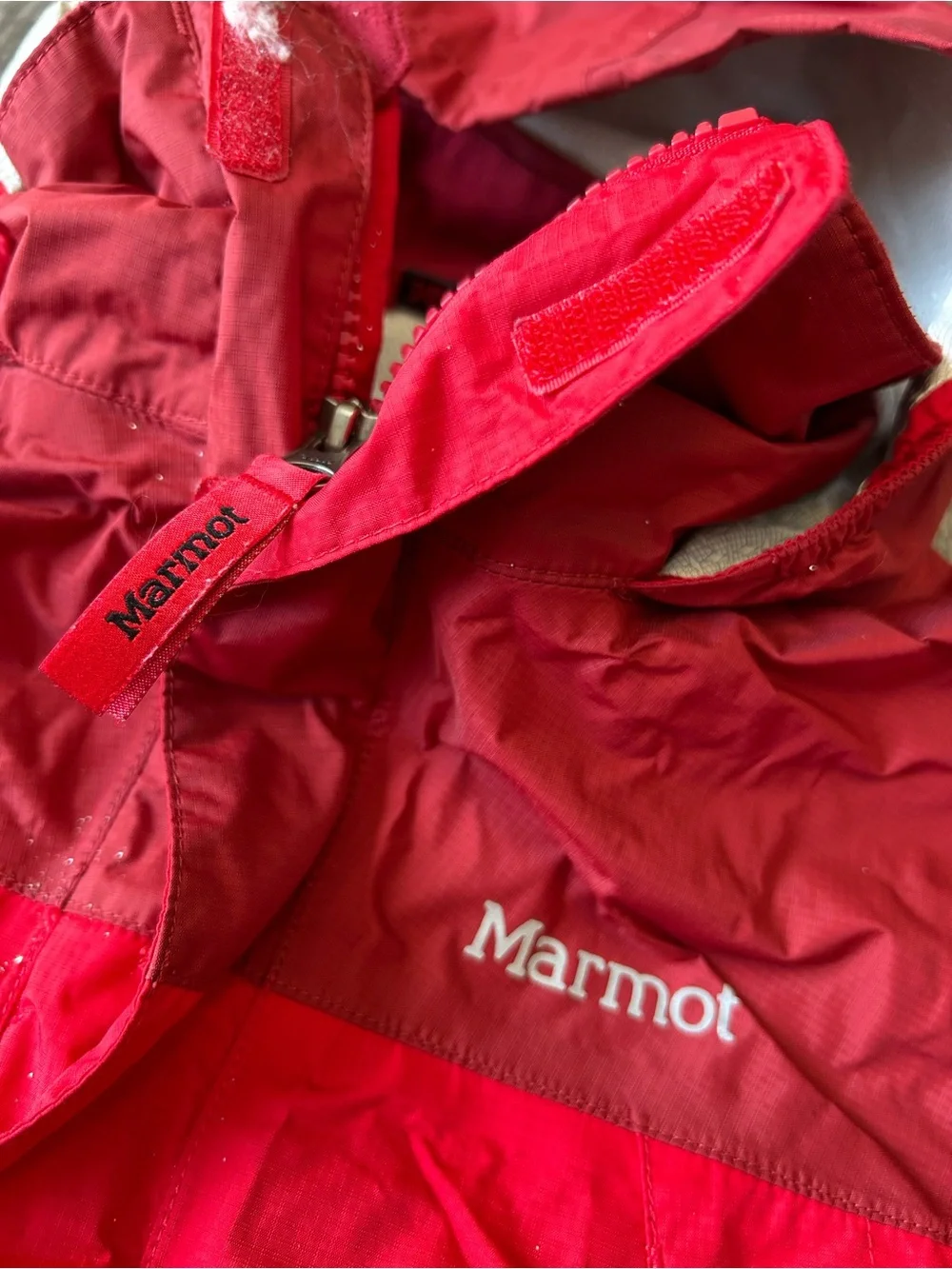Marmot Boys Red Hooded Rain Jacket Size Medium